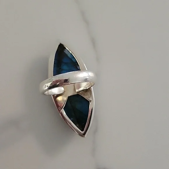 Sterling silver and labradorite ring